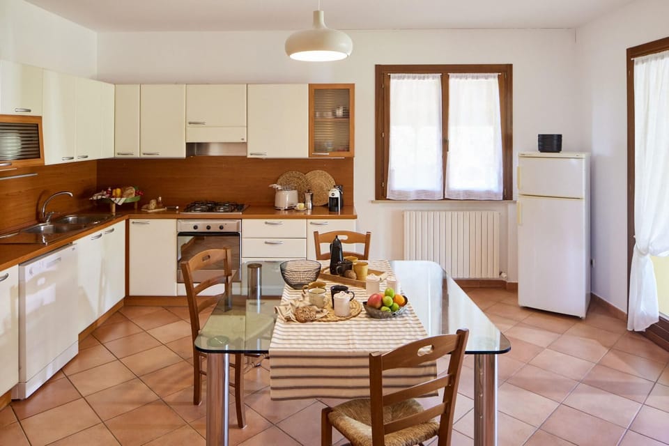 Villa Candelara 13 (11976)