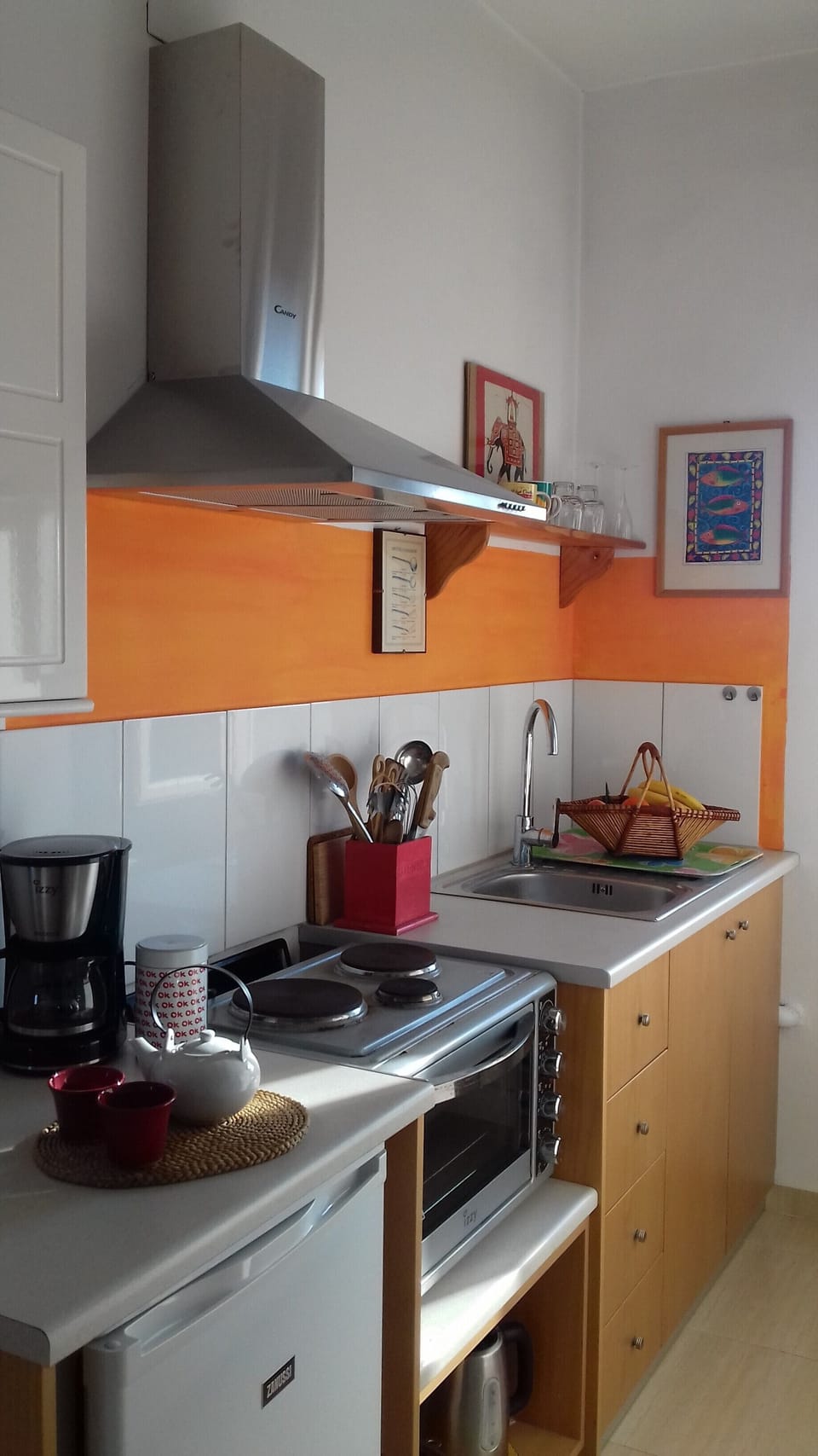 fully equipped kitchen