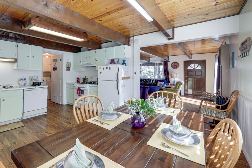 Dining Area | Dishware & Flatware Provided | 1st Floor