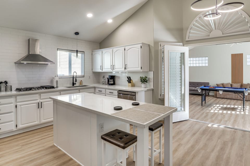 Kitchen | Dishwasher | Blender | 1st Floor