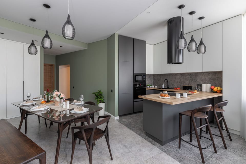 Luxury Apartment, Balcony, City View | Private kitchen | Electric kettle, cleaning supplies