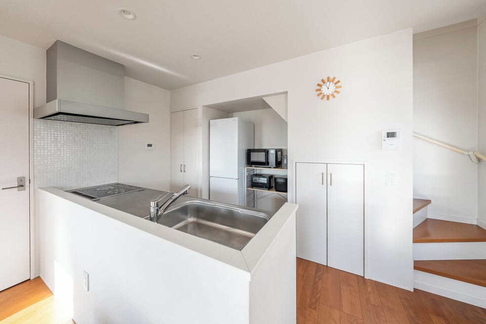 Fridge, microwave, stovetop, toaster