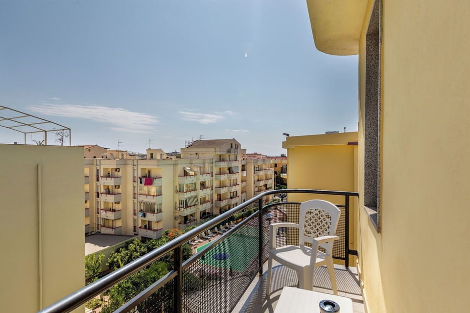 Autumn, Balcony / Terrace / Patio, Spring, Summer