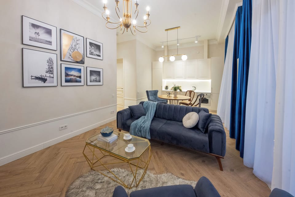 Apartment, City View | Living room | Flat-screen TV
