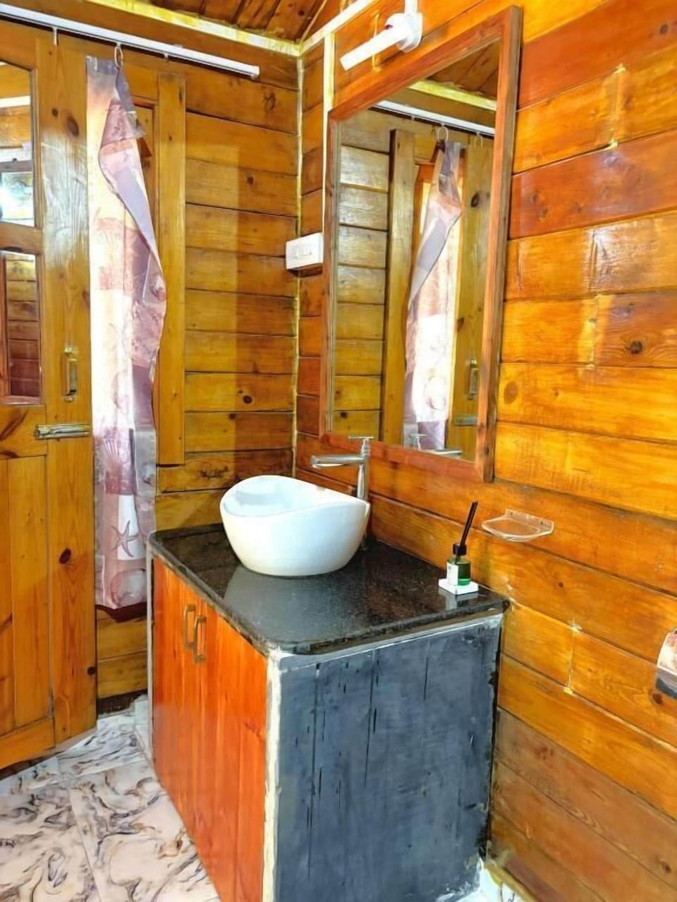 Shower, free toiletries, towels, soap