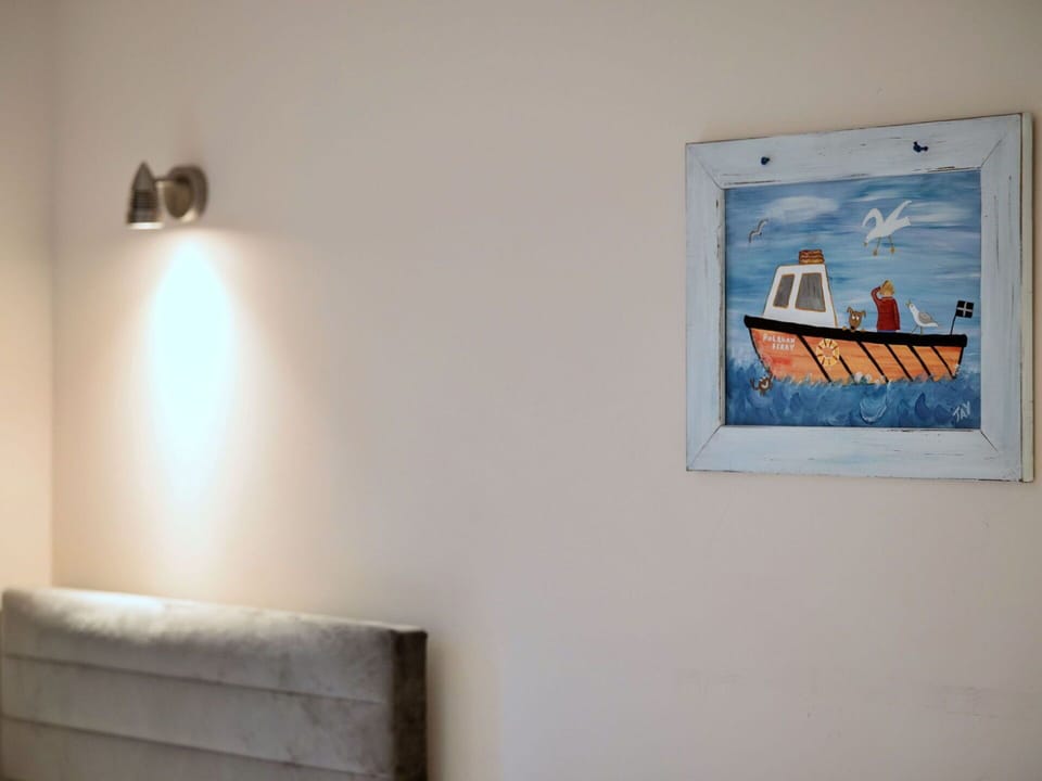 Wall, Interior Design, Lighting, Light Fixture, Picture Frame, Room, Ceiling, Lamp, Sconce, Lampshade