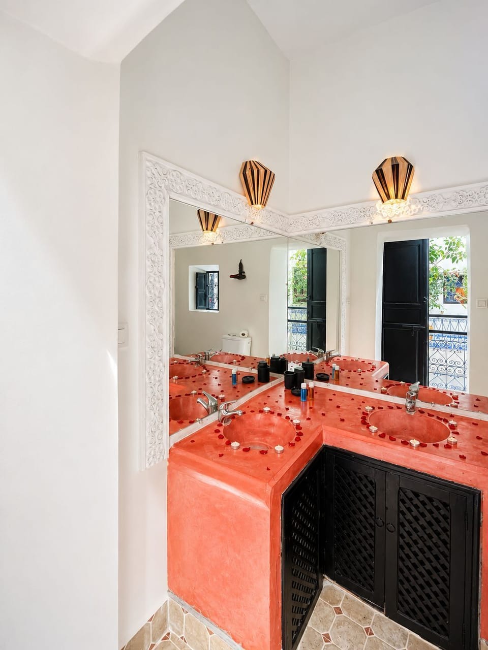 Shower, free toiletries, hair dryer, slippers