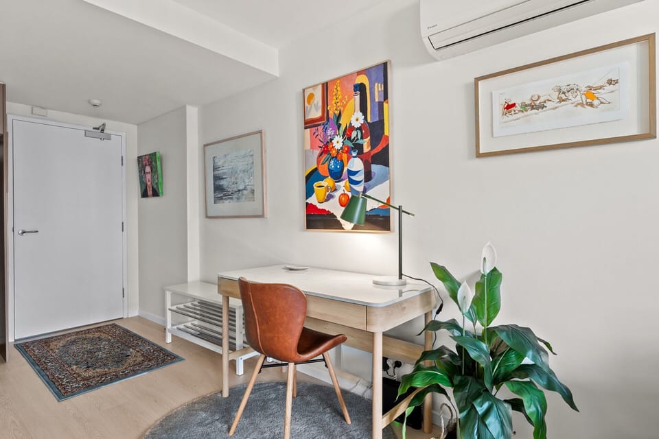 Apartment | 1 bedroom, laptop workspace, bed sheets
