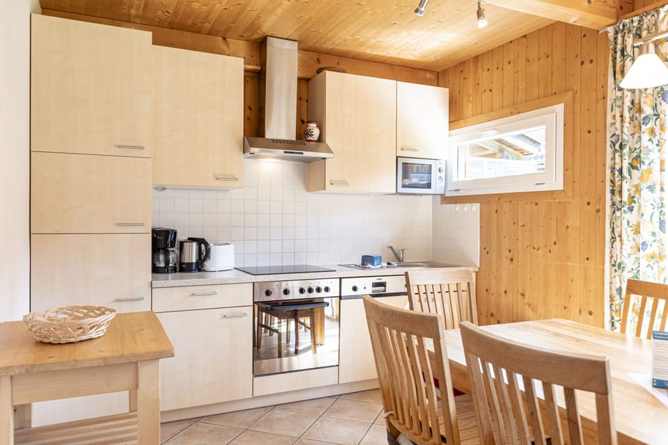 House | Private kitchen | Cookware/dishes/utensils