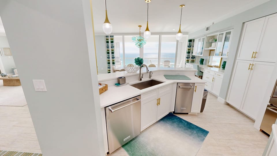 Condo, 3 Bedrooms | Private kitchen | Coffee/tea maker, fridge, oven, toaster