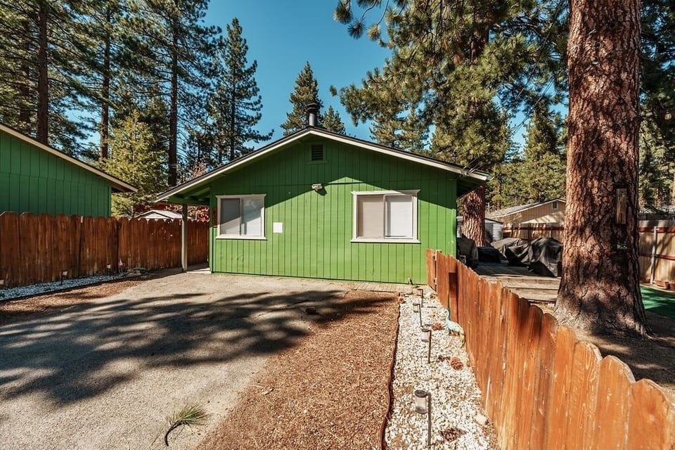 House, 3 Bedrooms | Property grounds