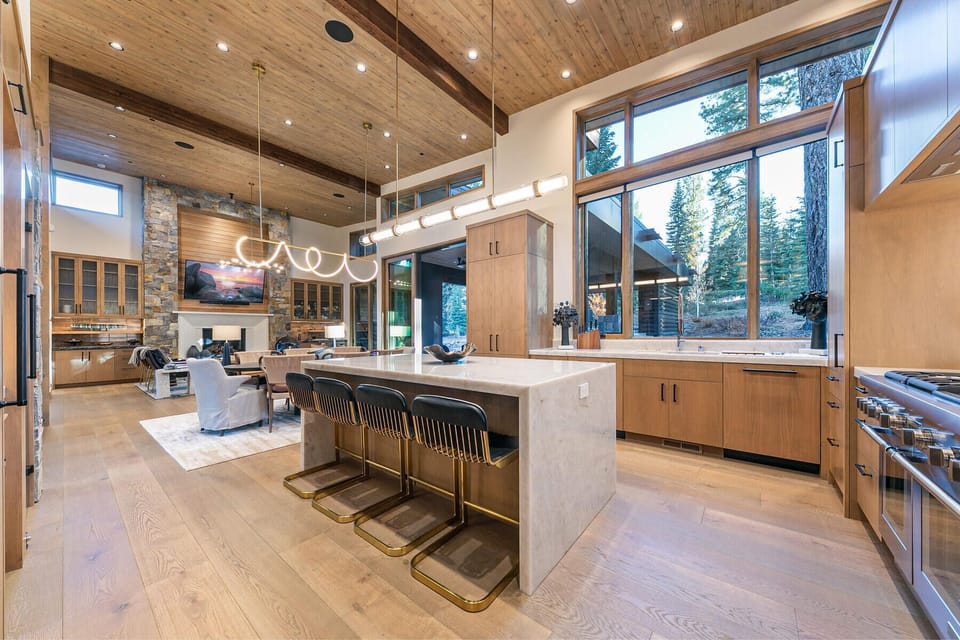 Kitchen/Dining Area