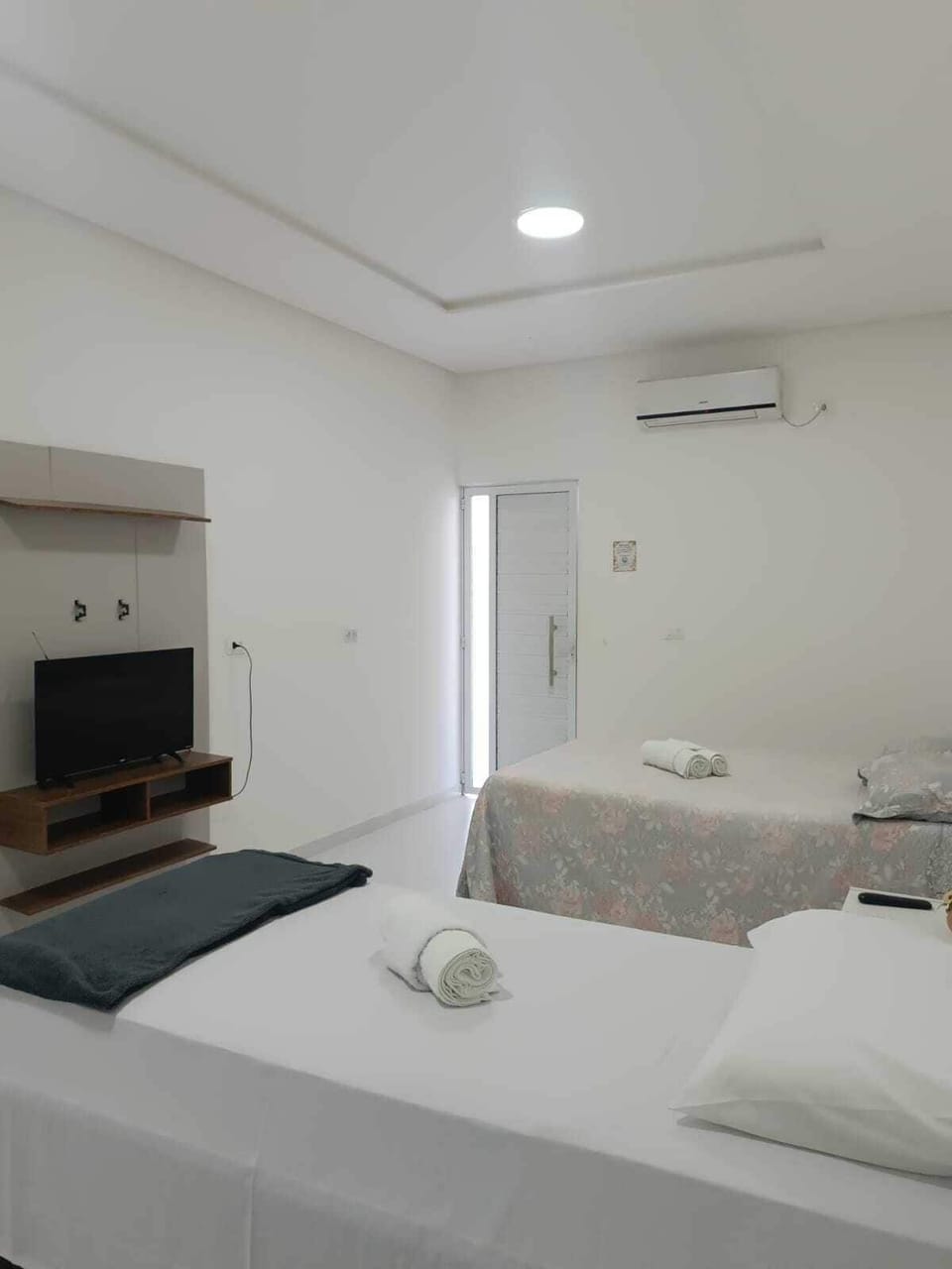 Deluxe Triple Room, Patio, Pool View | WiFi (free)