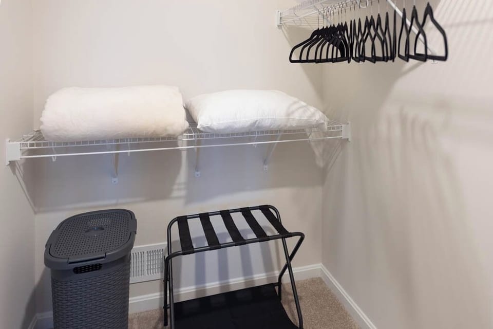 Bedroom Walk In Closet