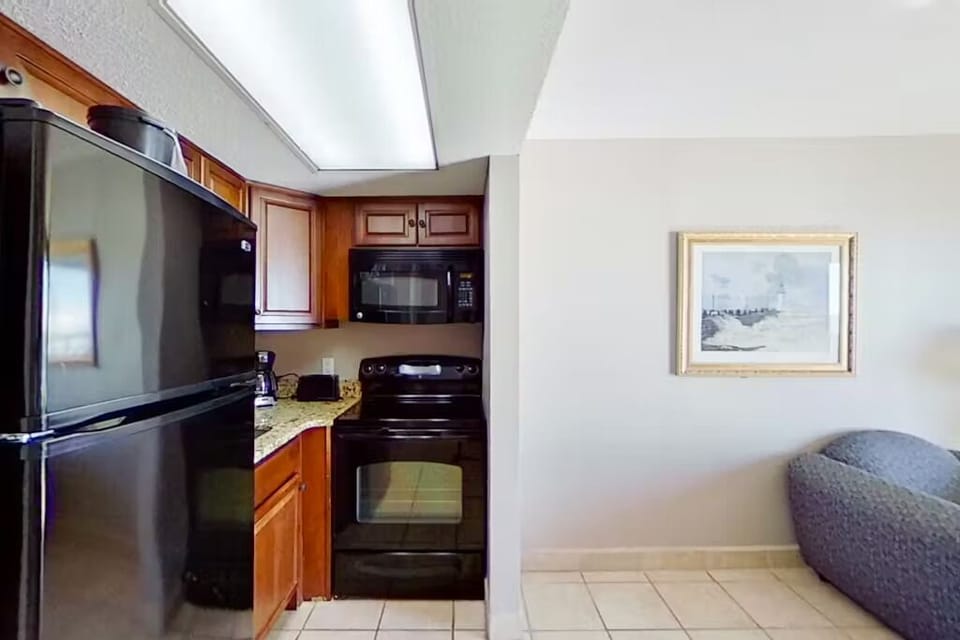 Full-size appliances in a smart, space-saving kitchen.