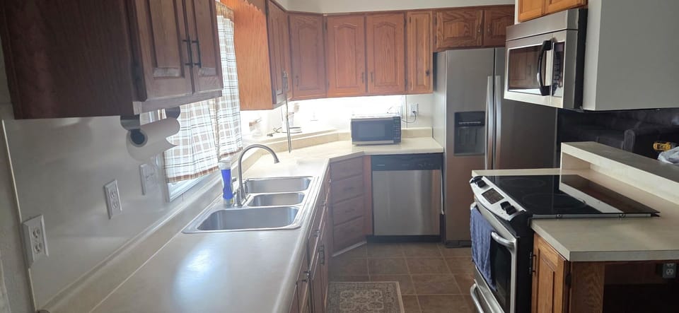 Full kitchen