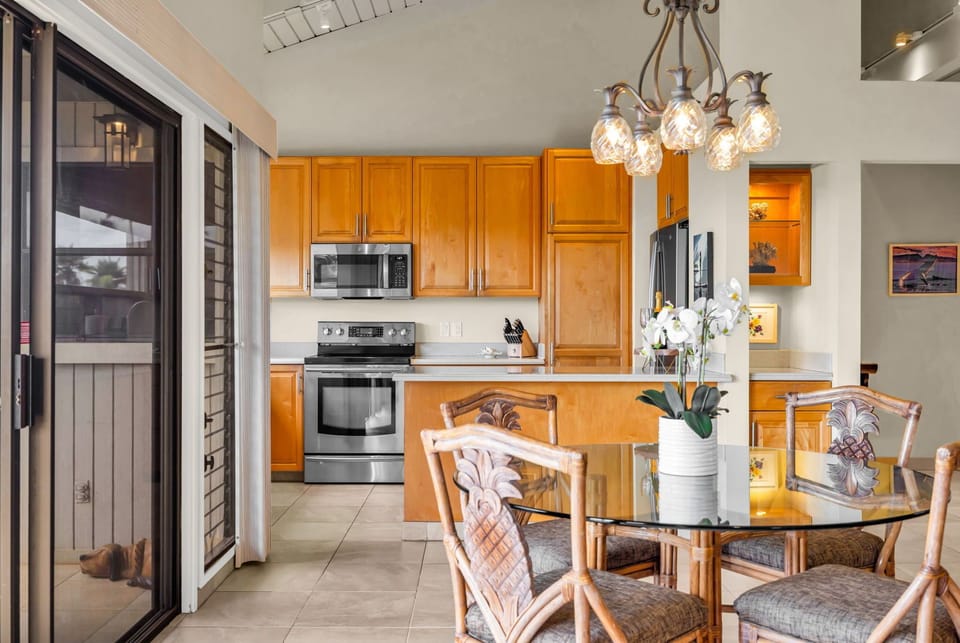 Luxury Apartment, Air conditioning, Ocean View | Private kitchen | Coffee/tea maker, electric kettle, toaster, blender