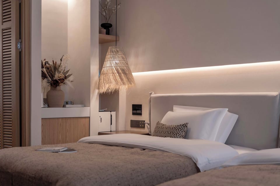 Comfort Twin Room, City View | Desk, laptop workspace, blackout drapes, WiFi (free)