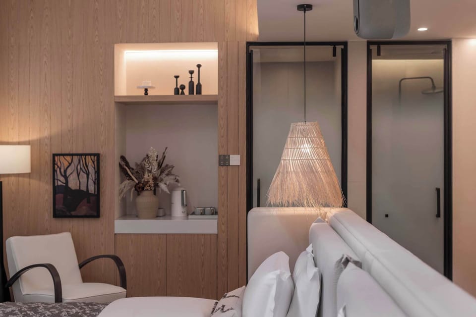 Superior Twin Room, City View | Desk, laptop workspace, blackout drapes, WiFi (free)