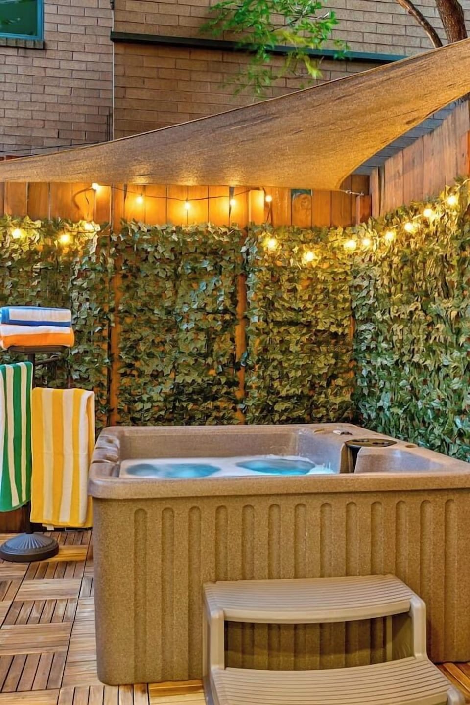 Outdoor spa tub