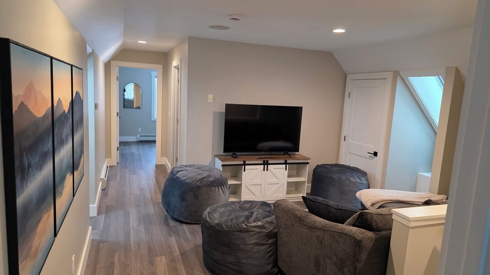 2nd Floor Den and Game Area