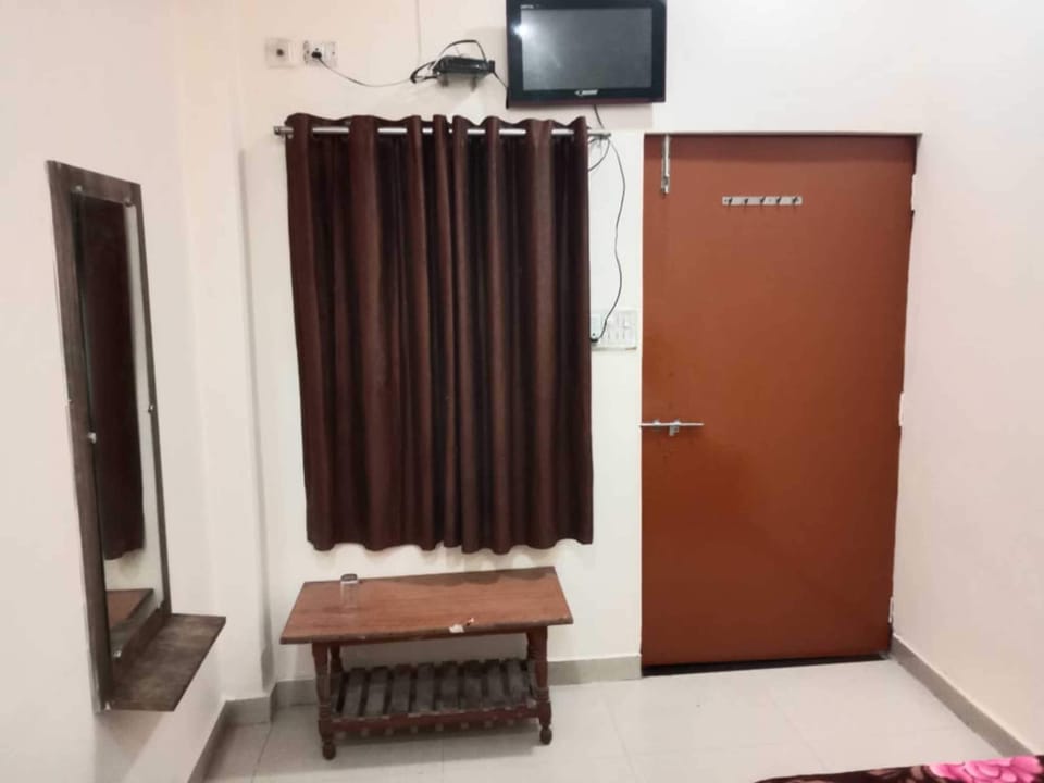 Standard Room | Rollaway beds, free WiFi, bed sheets
