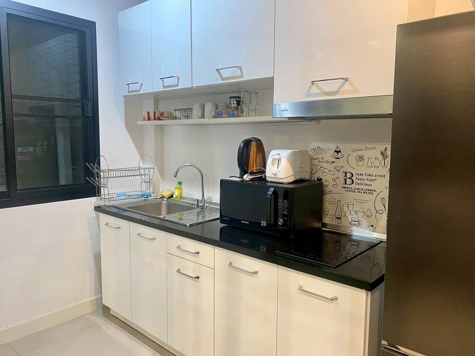 Townhome, Non Smoking, Balcony | Private kitchen