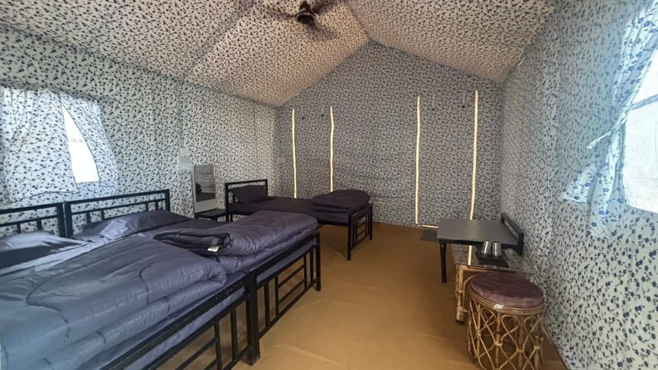 Deluxe Tent, Garden View | Desk, laptop workspace, free WiFi