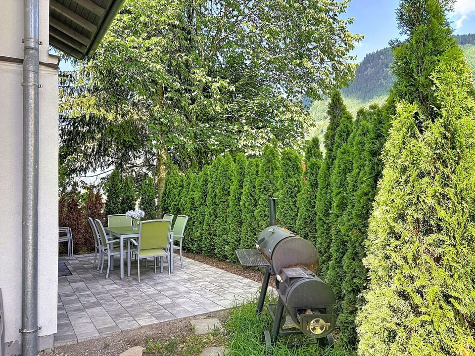 Shrub, Garden, Landscaping, Shade, Yard, Backyard, Lawn, Evergreen, Eco Hotel