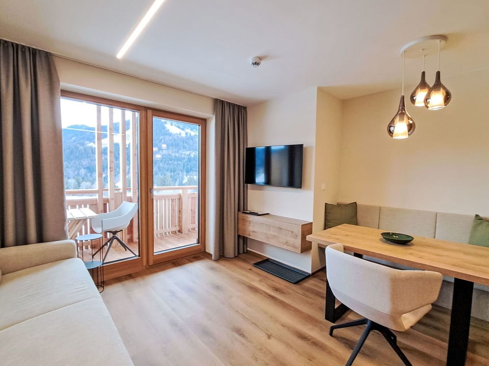 Wood, Interior Design, Home, Apartment, Wood Stain, Hardwood, Wood Flooring, Suite, Living Room