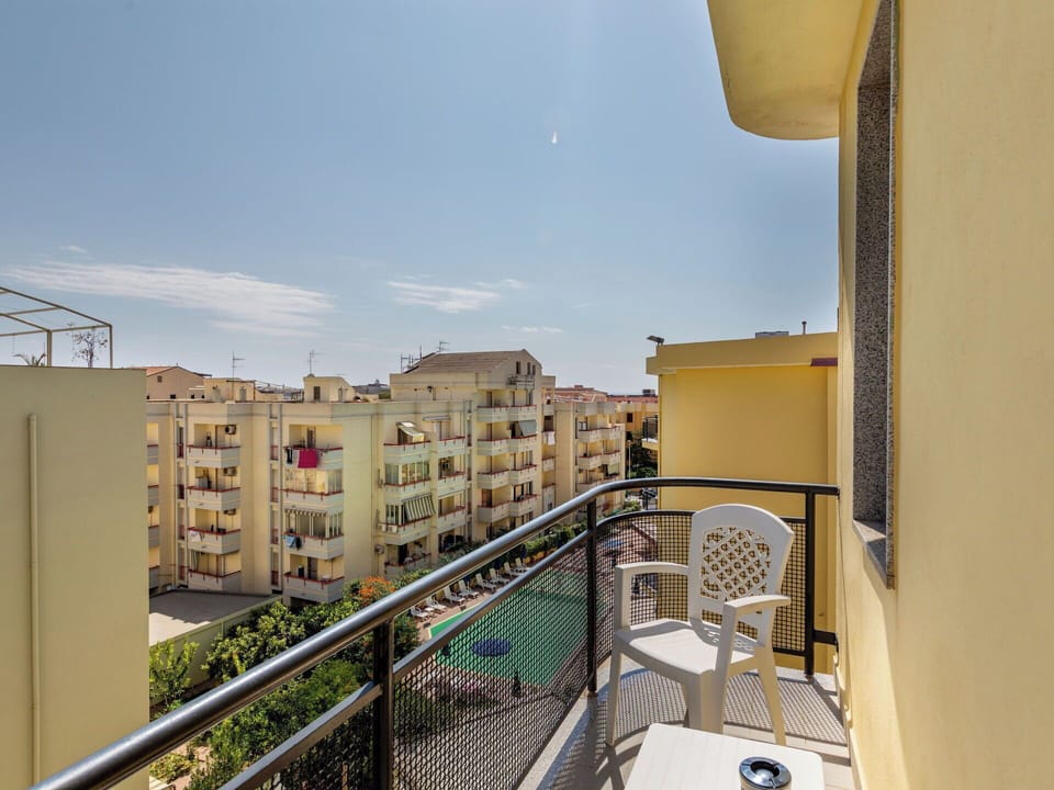 Apartment, Balcony, Condominium, Glass, Hotel, Penthouse Apartment