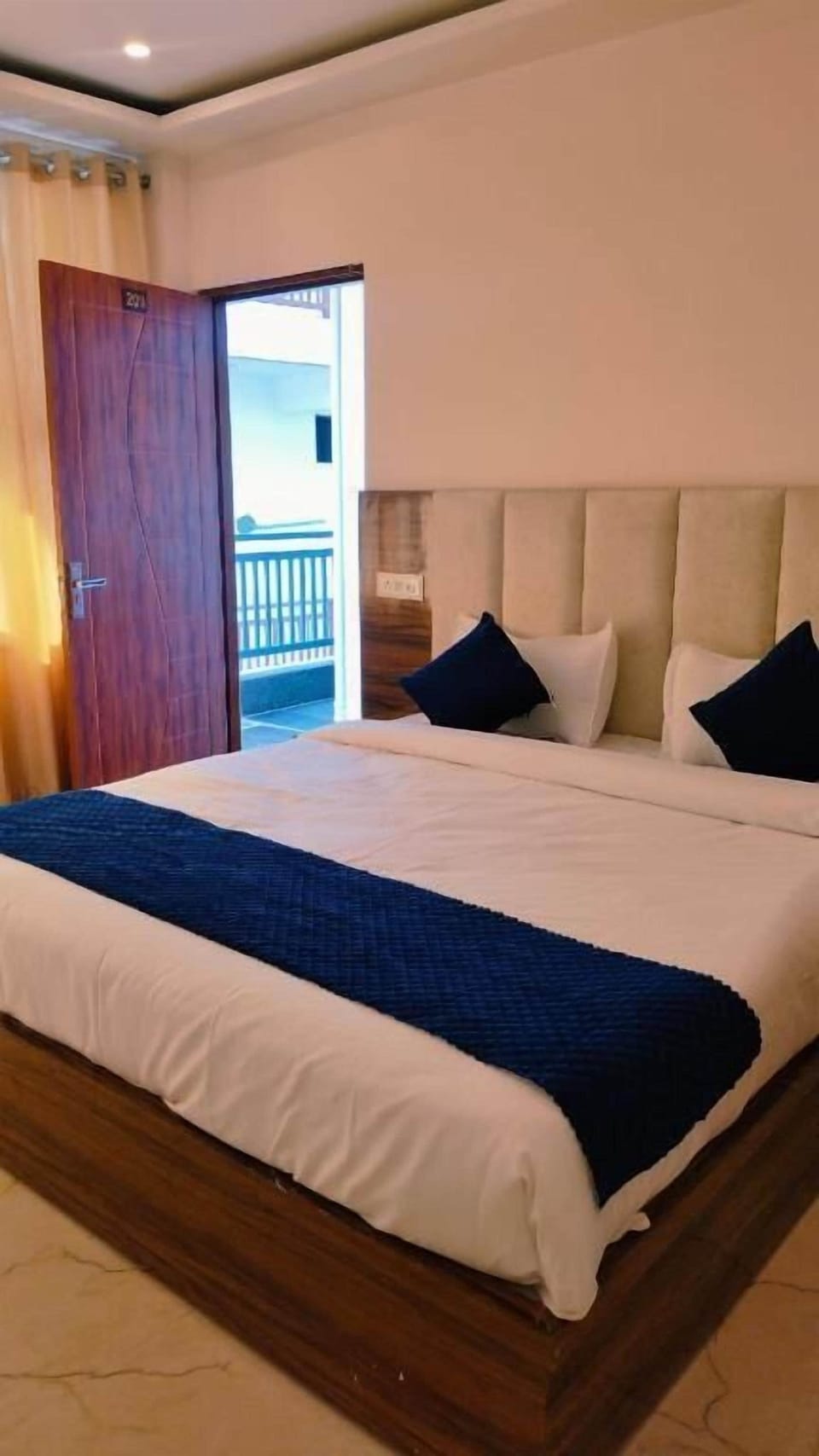 Deluxe Room, Balcony, River View | Desk, laptop workspace, free WiFi