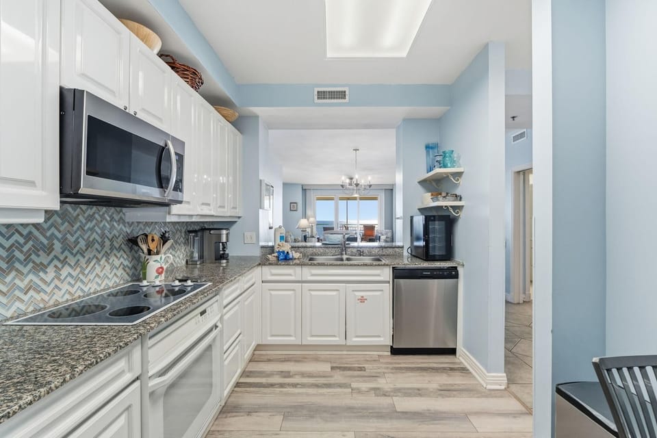 Condo, Multiple Beds (Beach Colony West 5B) | Private kitchen | Oven, toaster