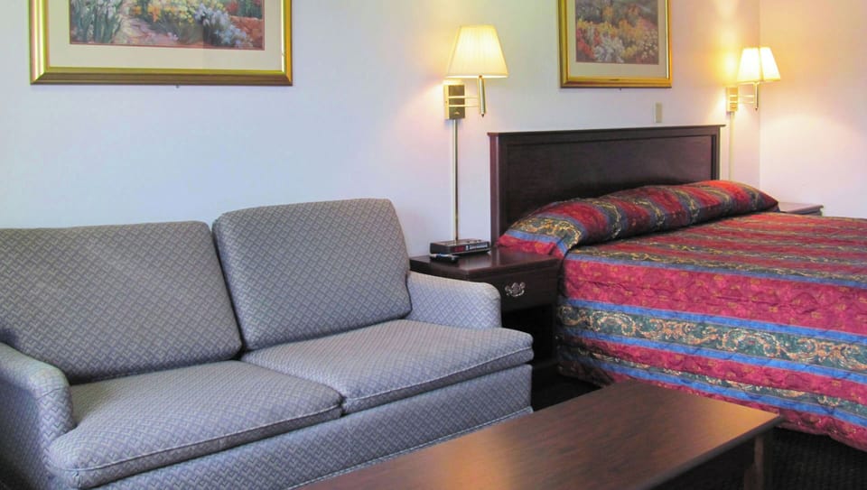 Desk, laptop workspace, blackout drapes, WiFi (free)