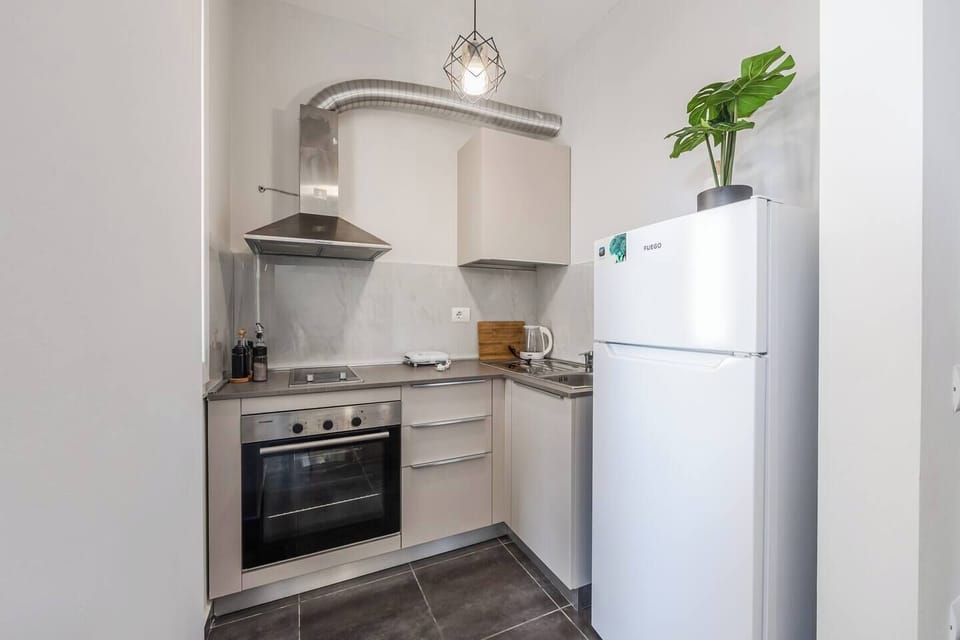 Fully-equipped kitchen