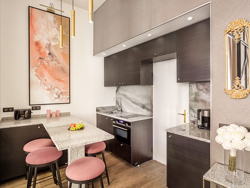 Apartment | Private kitchen | Fridge, microwave, oven, stovetop