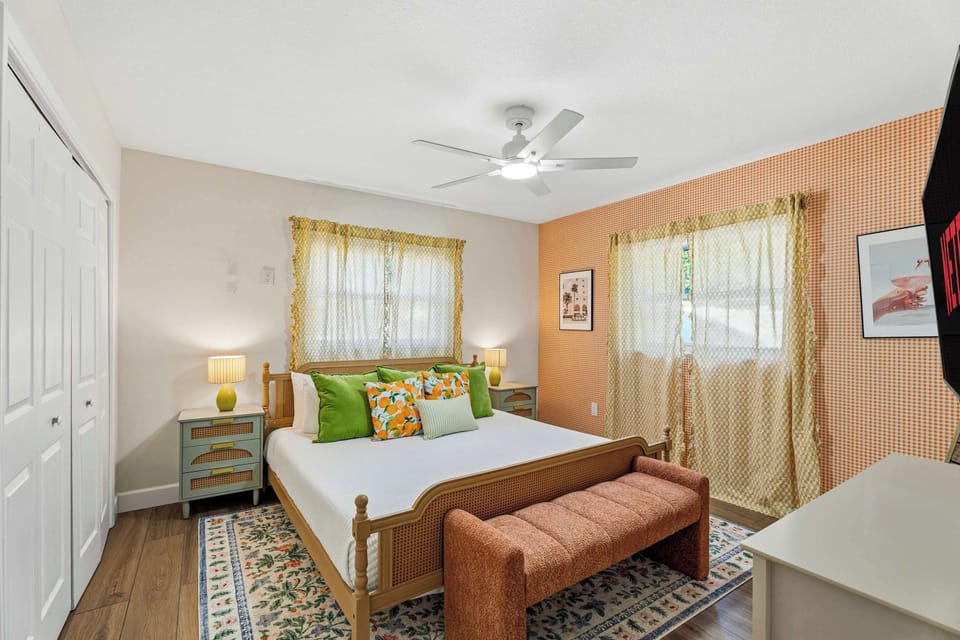 Bedroom 1: King - All hail comfort! From movie marathons in bed to lazy morning coffees, this king bedroom was made for unwinding in style.