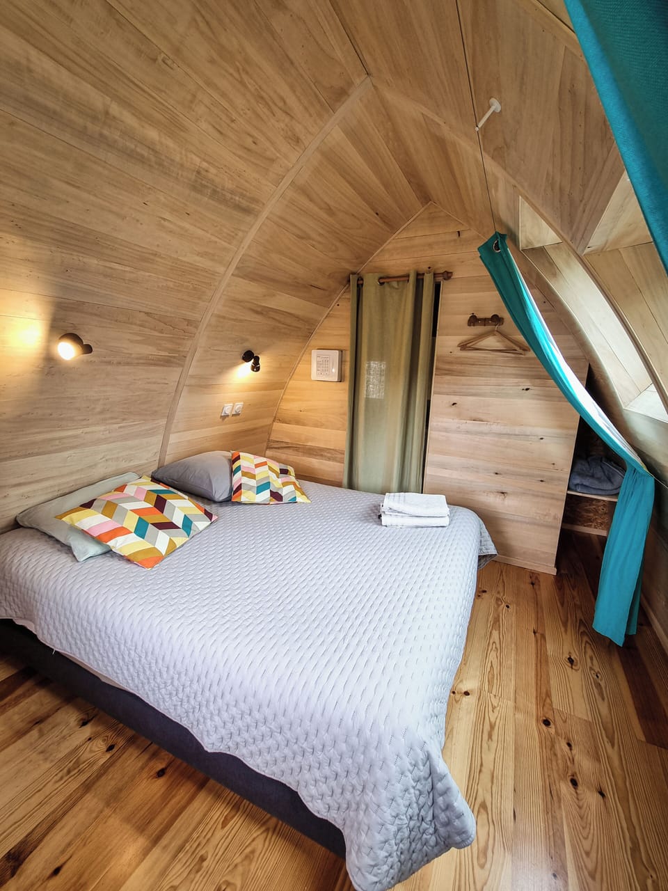 Chalet, Garden View | Soundproofing, iron/ironing board, free wired internet