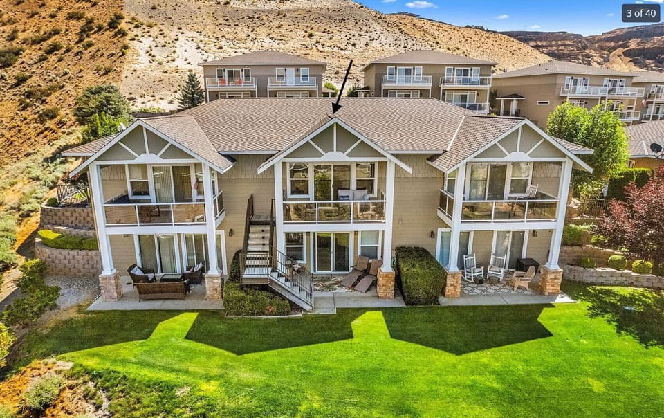 Middle Unit with Staircase to Connect Top and Bottom Patio 