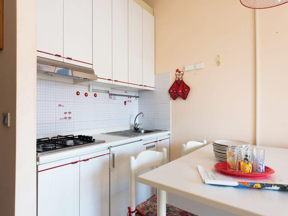 Apartment, 1 Bedroom, Balcony, City View | Interior