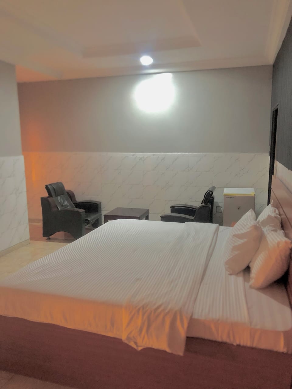 Executive Room | Desk, laptop workspace