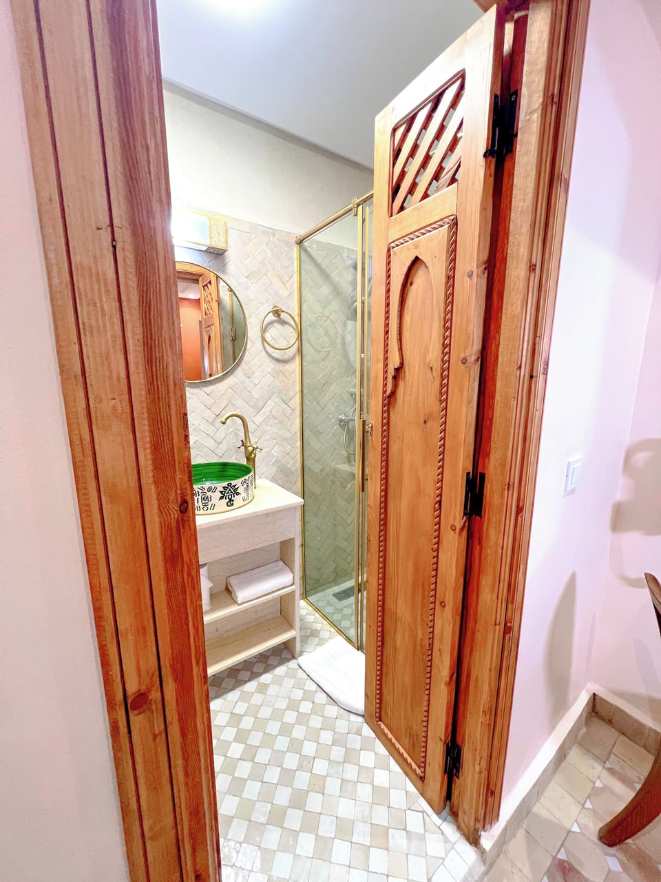 Double Room, Private Bathroom | Bathroom | Shower, hair dryer, towels, soap