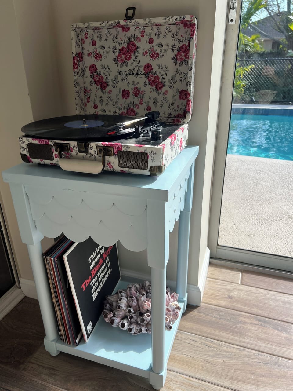 Set the mood with your favorite vinyl and unwind.