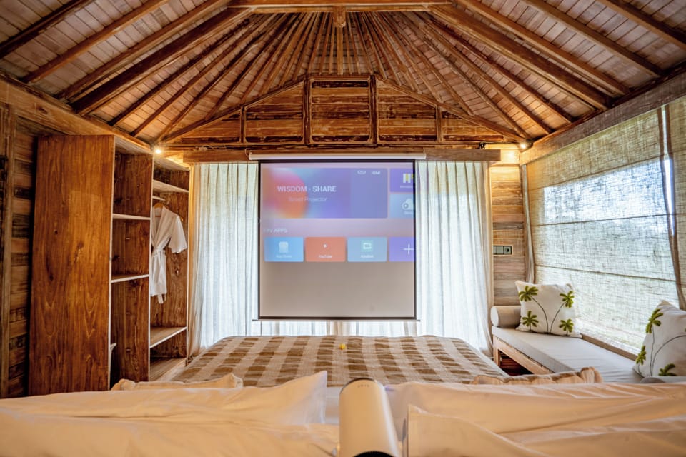 In-room safe, desk, laptop workspace, free WiFi