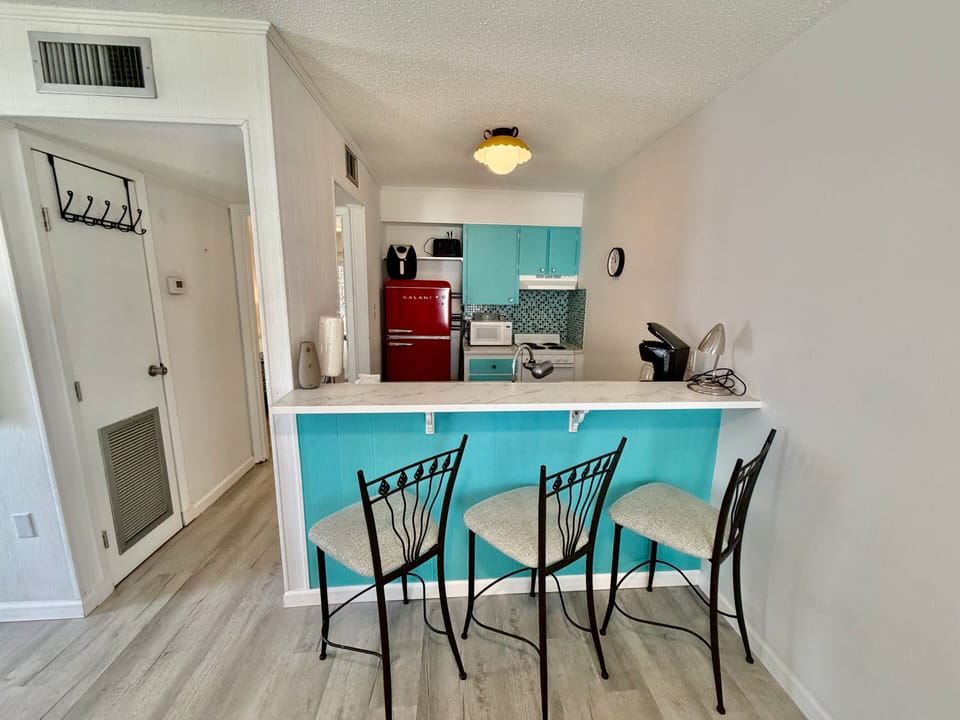 Island Villa 11. Gulf Shores, AL 36542. 1 Bedroom Sleeps 4. Located in the new Waterfront District in Gulf Shores.