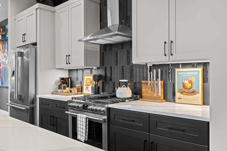 Fully Stocked, Gourmet Kitchen with Island Seating