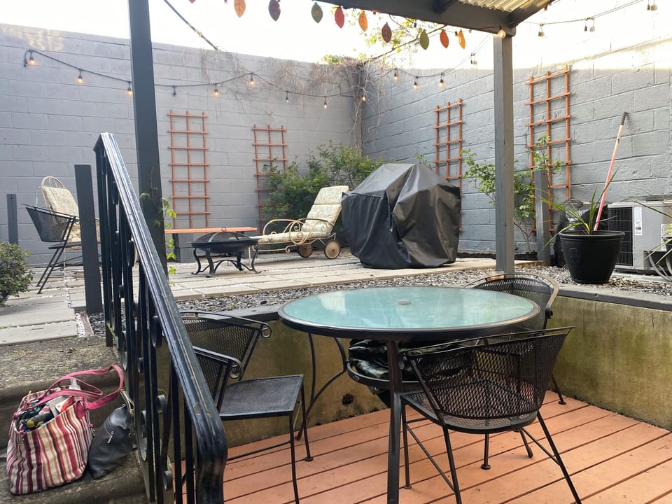 Outdoor dining