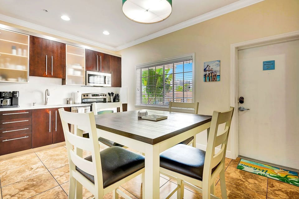 2BR Beach Club – Beach, Heated Pool & Hot Tub (6310)