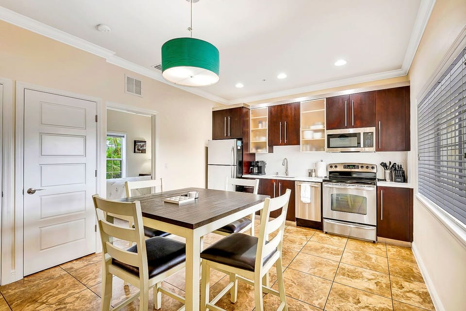 2BR Beach Club – Beach, Heated Pool & Hot Tub (6322)