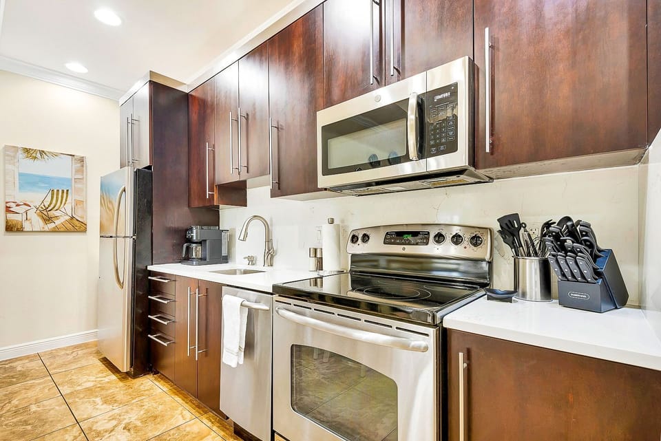 2BR Beach Club – Heated Pool, Hot Tub & Beach (6278)